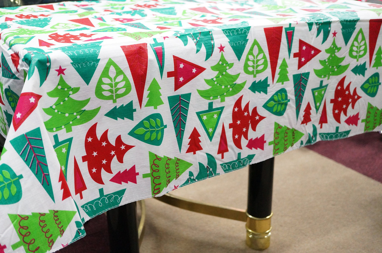 Christmas Theme Vinyl Flannel Back Table Covers.