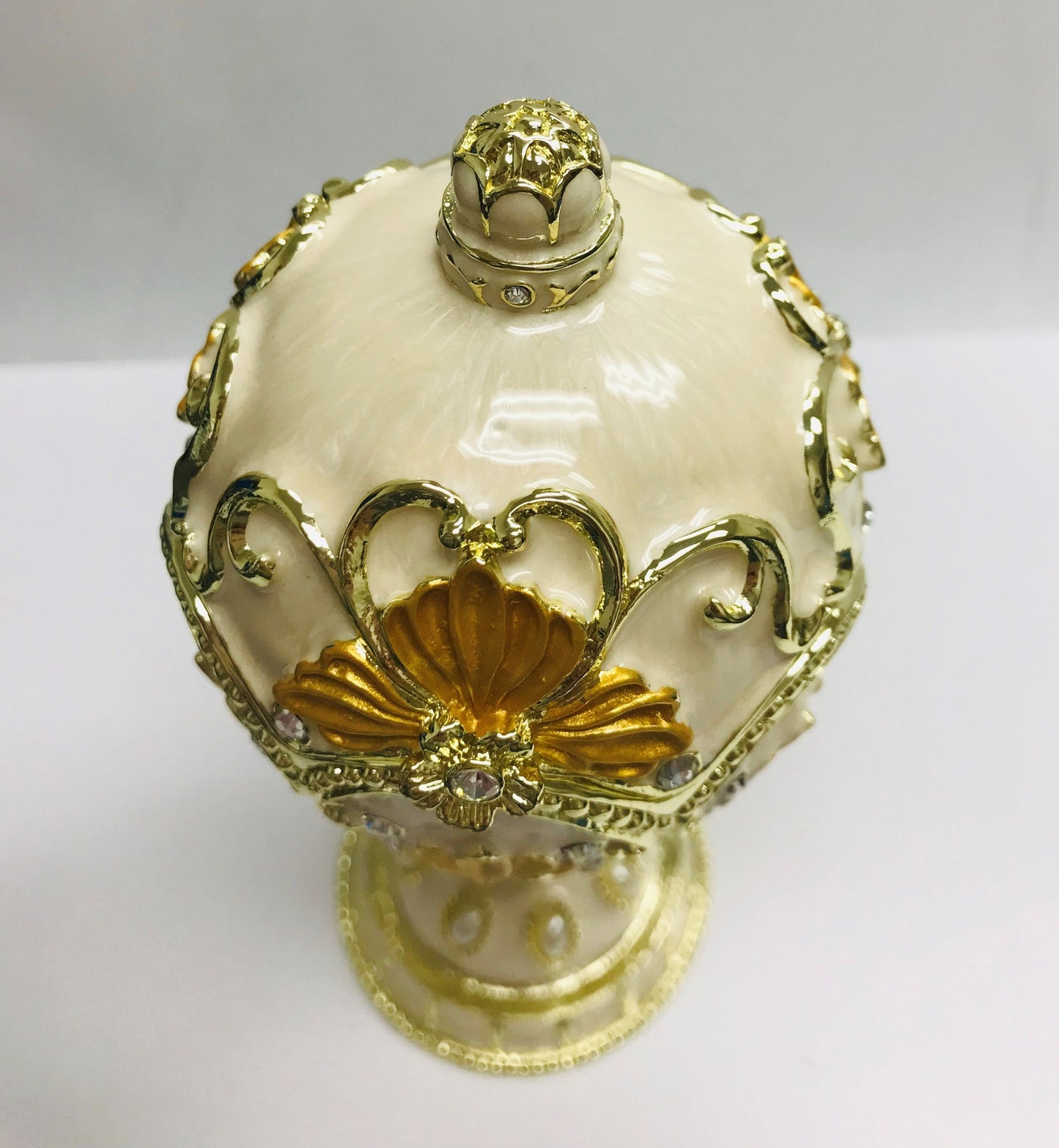 Cristiani Collezione Cream/Gold Flower Musical Egg Trinket Box 14K Gold Plated
