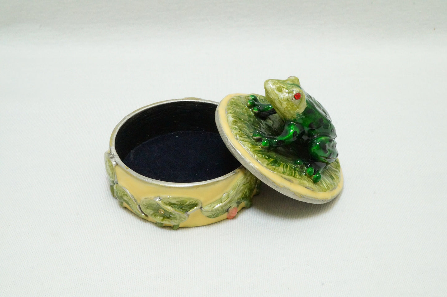Round Trinket Box with Frog on Lid Pewter