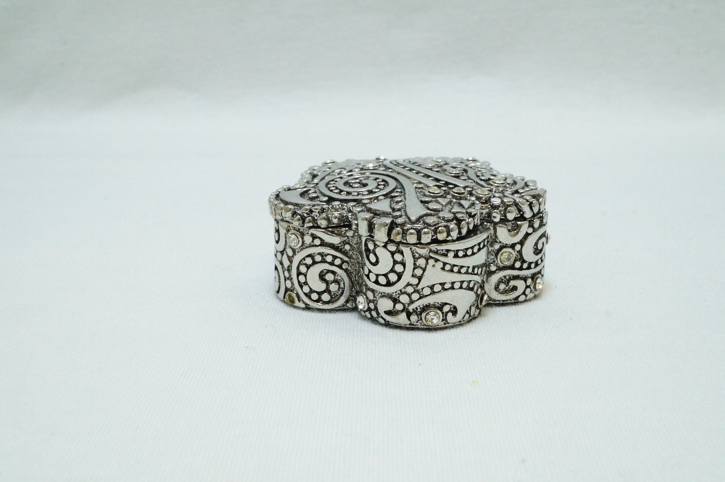 Vintage Chinese Plum Blossom Ornate Pattern Silver Pewter Trinket Box Jeweled