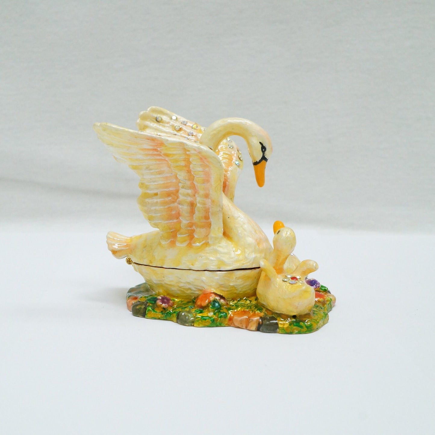 Vintage Mother Swan with Two Babies Swan Jeweled Pewter Trinket