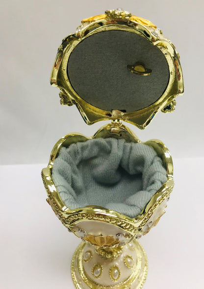Cristiani Collezione Cream/Gold Flower Musical Egg Trinket Box 14K Gold Plated