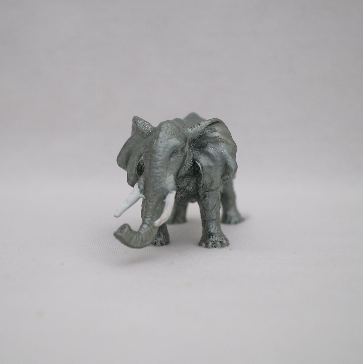 Cristiani Collezione Gray Elephant Trinket Bow Pewter Enameled 14K Gold Plated